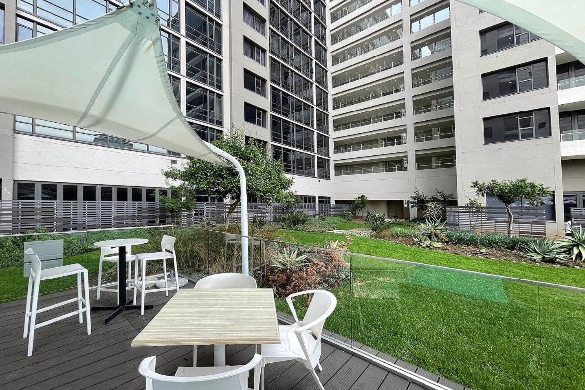 Masingita Towers Executive Suite Johannesburg Exterior photo