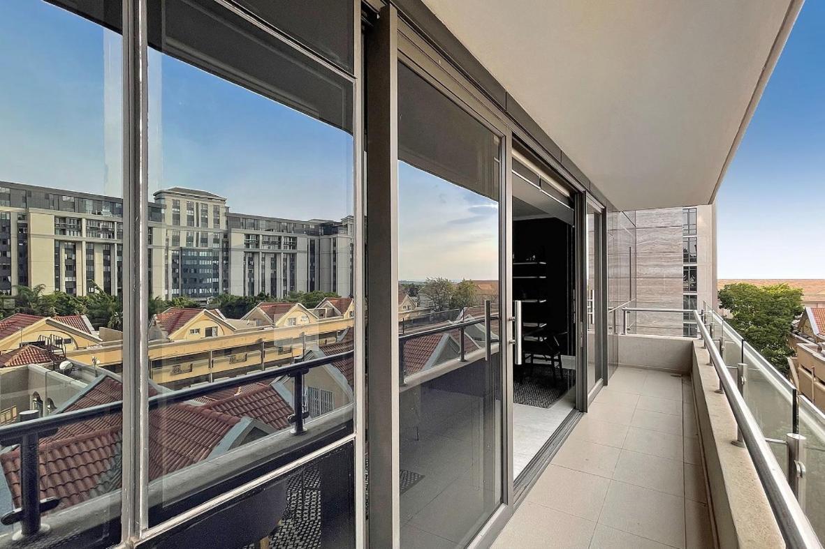Masingita Towers Executive Suite Johannesburg Exterior photo